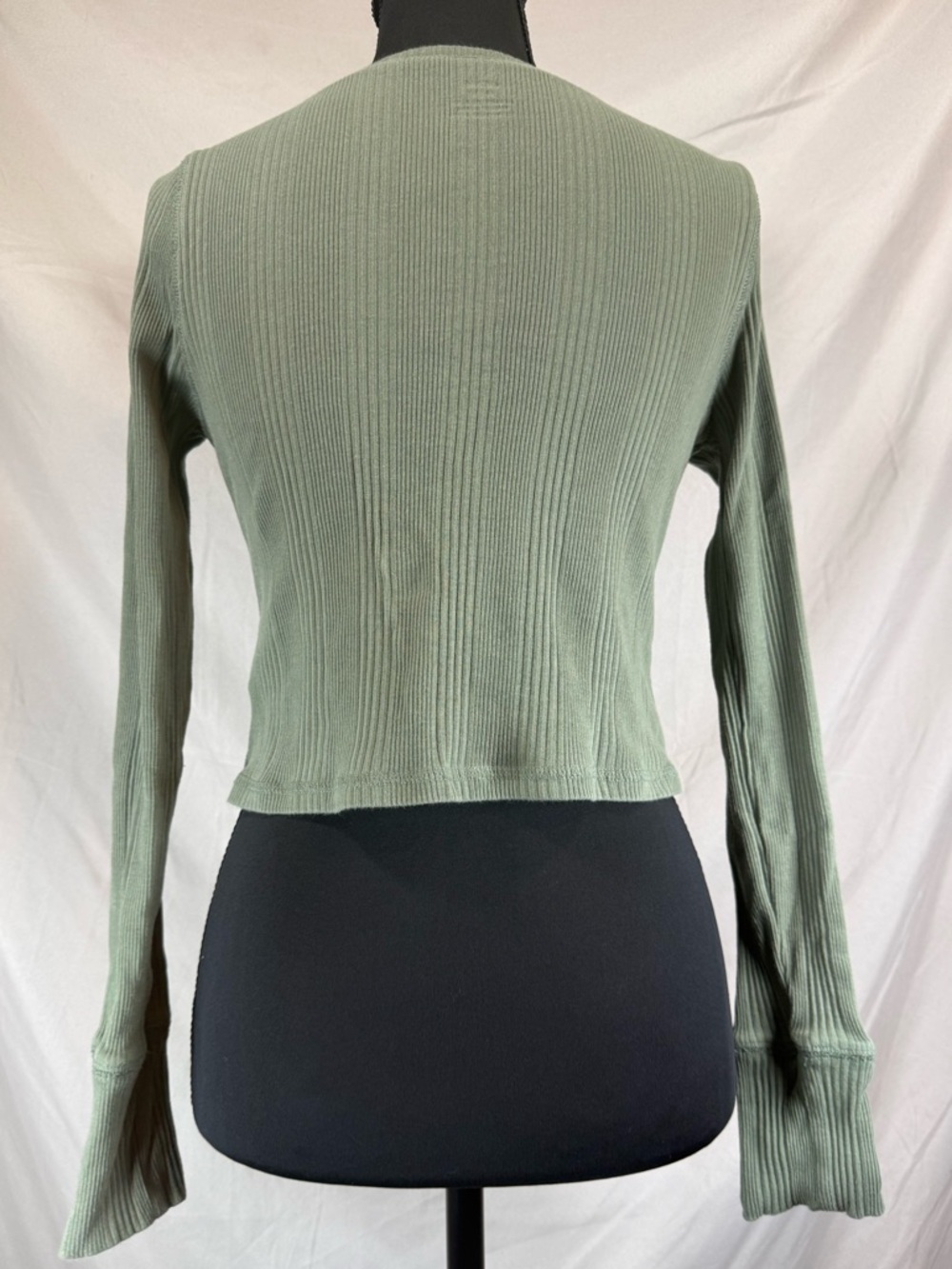 Aerie Chill Up Long Sleeve Ribbed‎ Cropped Tee 🌿 Olive Fun Medium - Picture 7 of 7